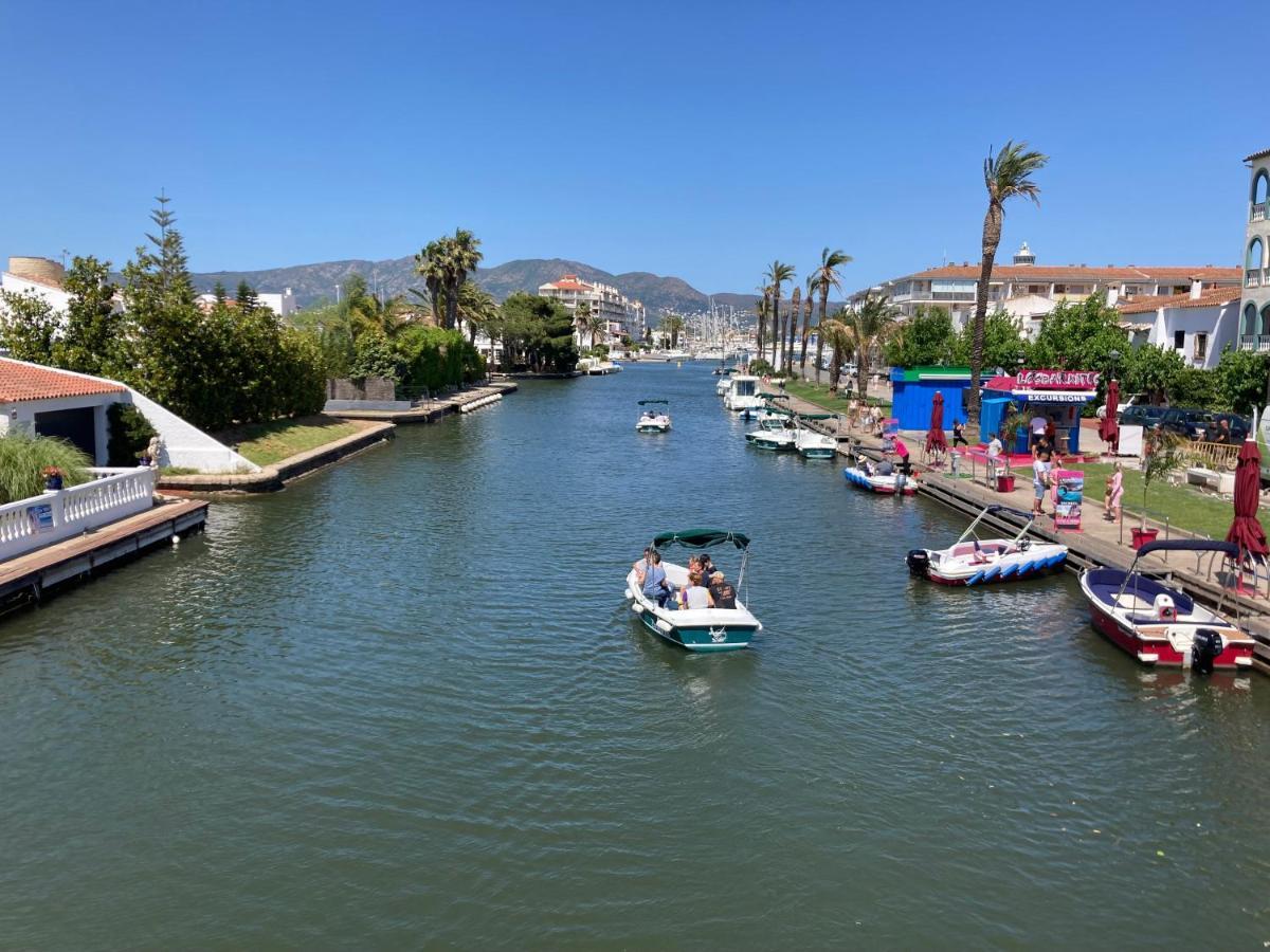 Charmante Maison Coeur De Ville 650M Plage Ampuriabrava Exterior foto